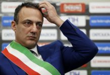 I Cinque Stelle sulla cometa di Halley